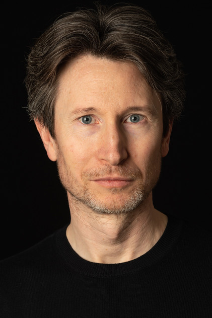 Jonathan Aris oyuncu görseli