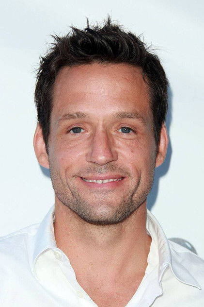 Josh Hopkins oyuncu görseli