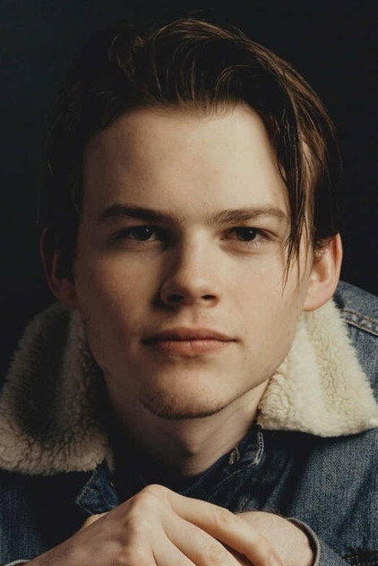 Josh Wiggins oyuncu görseli
