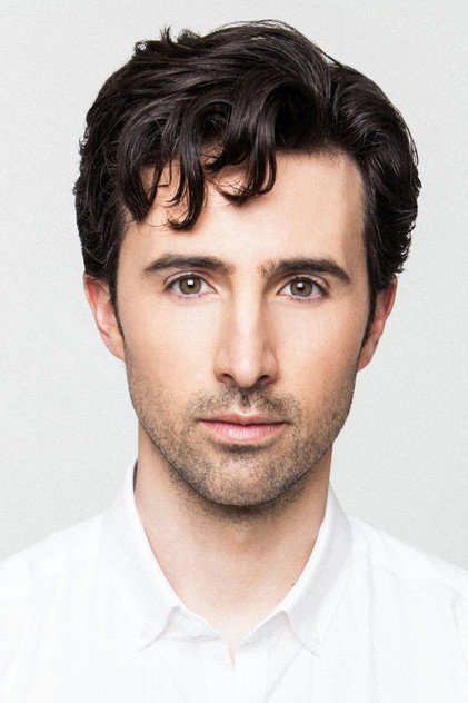 Josh Zuckerman oyuncu görseli