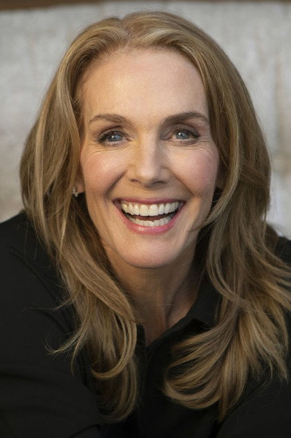 Julie Hagerty oyuncu görseli