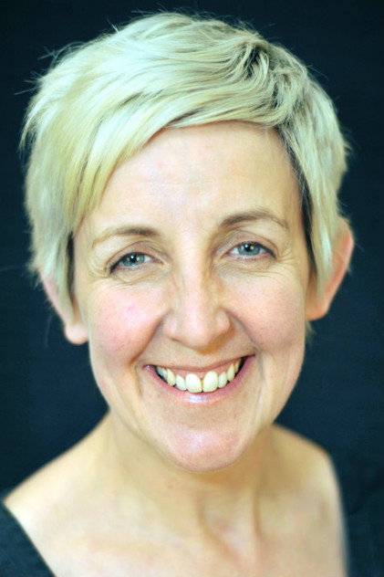 Julie Hesmondhalgh oyuncu görseli