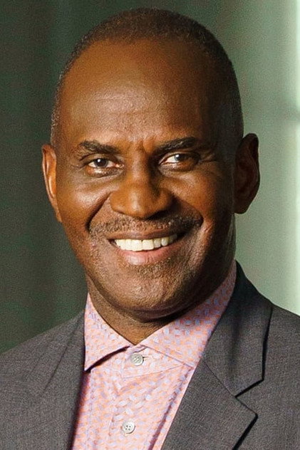 Julius Tennon oyuncu görseli