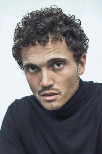 Karl Glusman oyuncu görseli