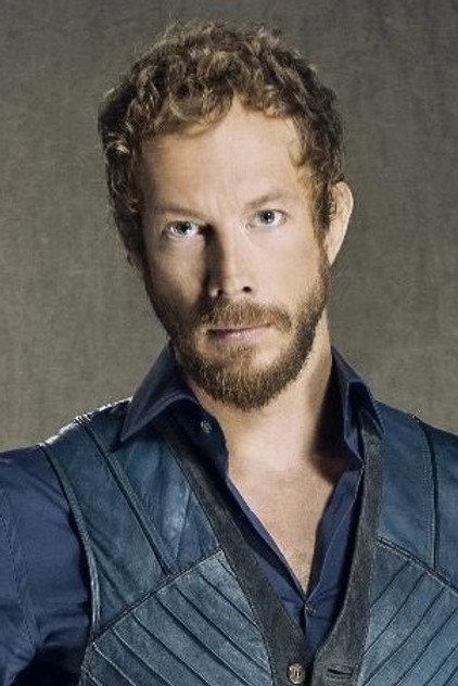 Kristen Holden-Ried oyuncu görseli
