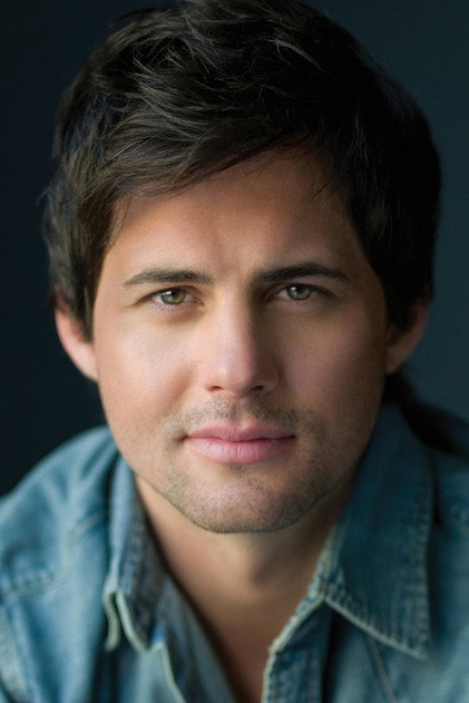 Kristoffer Polaha oyuncu görseli