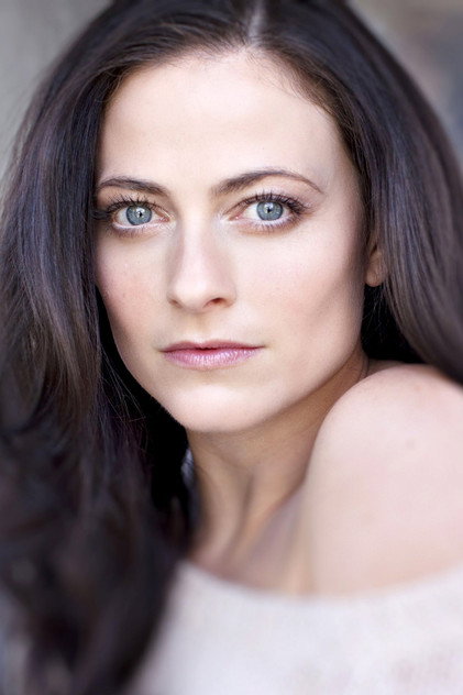 Lara Pulver oyuncu görseli