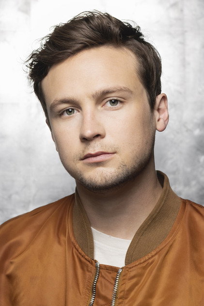 Logan Miller oyuncu görseli