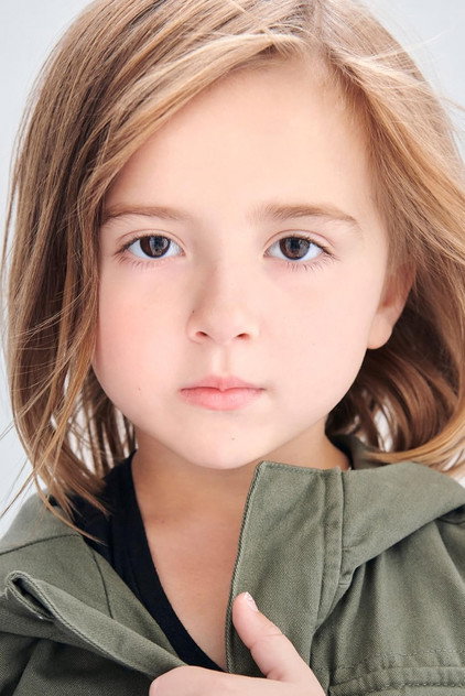 Luciana VanDette oyuncu görseli