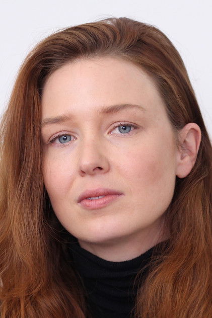 Lucy Walters oyuncu görseli