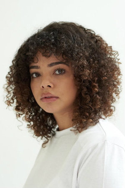 Lydia West oyuncu görseli
