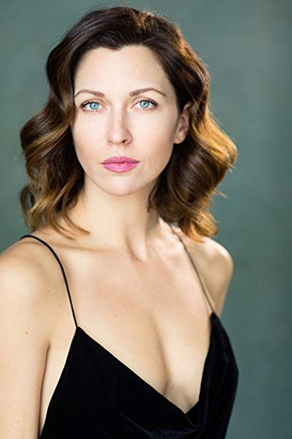 Margo Stilley oyuncu görseli