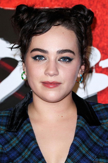 Mary Mouser oyuncu görseli