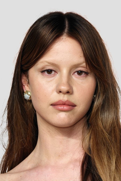 Mia Goth oyuncu görseli