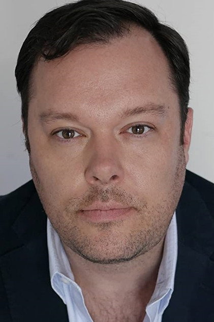 Michael Gladis oyuncu görseli