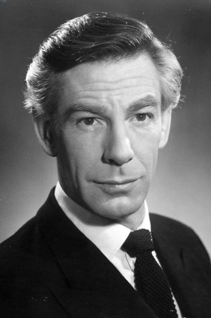 Michael Gough oyuncu görseli