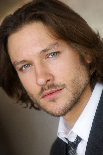 Michael Graziadei oyuncu görseli