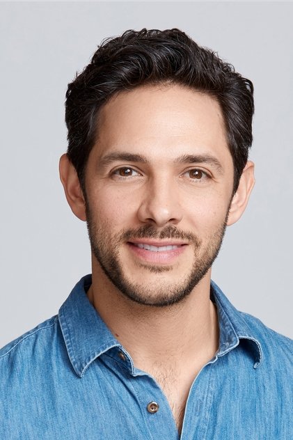 Michael Rady oyuncu görseli