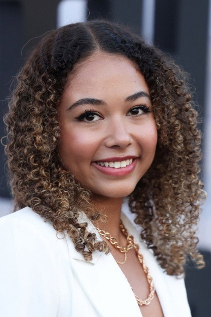 Millie Davis oyuncu görseli