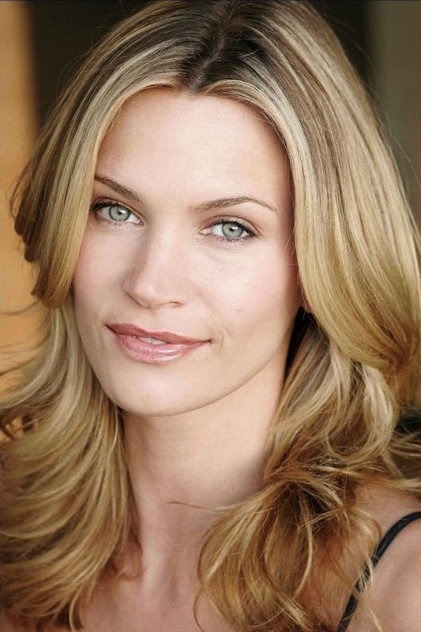 Natasha Henstridge oyuncu görseli