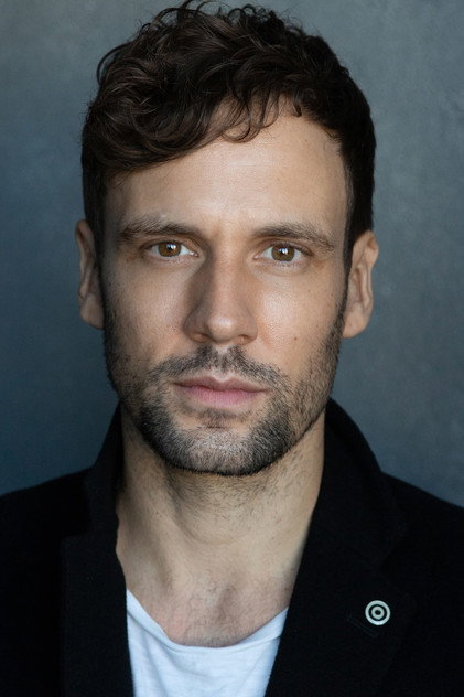 Nick Blood oyuncu görseli