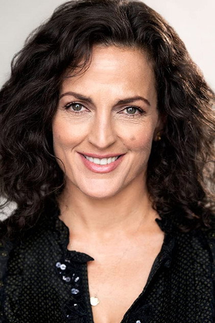 Nicole Ansari-Cox oyuncu görseli