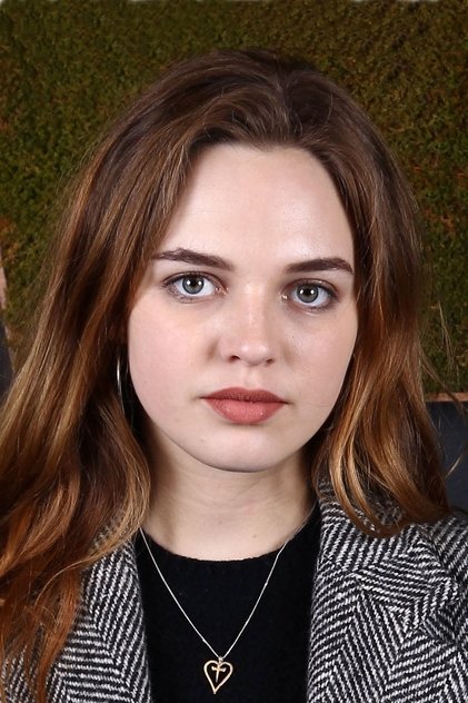 Odessa Young oyuncu görseli