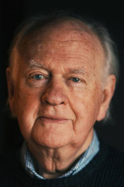 Oliver Ford Davies oyuncu görseli