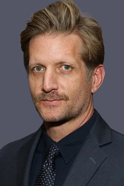 Paul Sparks oyuncu görseli