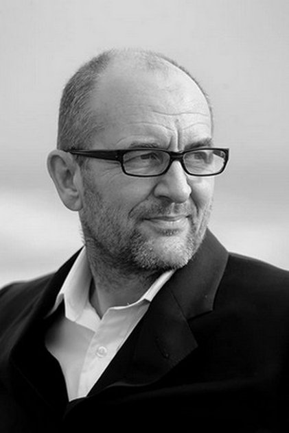 Ralph Brown oyuncu görseli