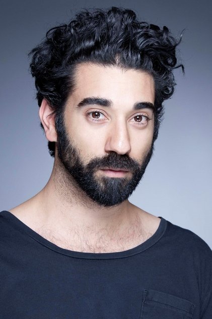 Ray Panthaki oyuncu görseli