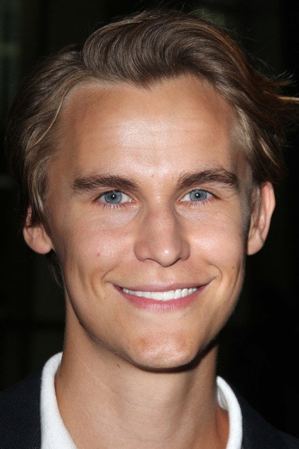 Rhys Wakefield oyuncu görseli