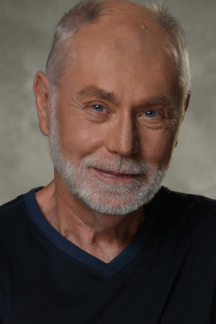 Robert David Hall oyuncu görseli