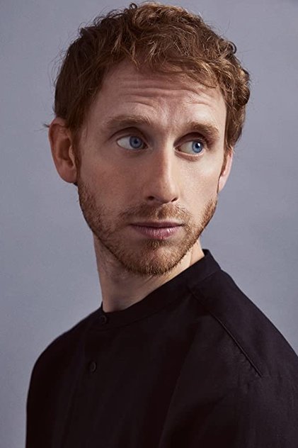 Robert Emms oyuncu görseli