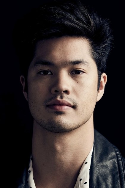 Ross Butler oyuncu görseli