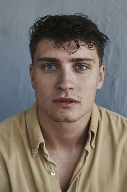 Sam Buchanan oyuncu görseli