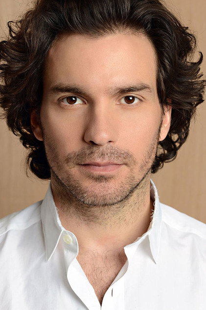 Santiago Cabrera oyuncu görseli