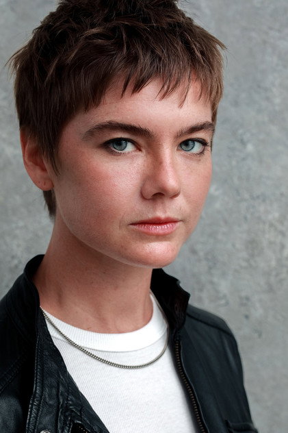 Sarah J. Bartholomew oyuncu görseli