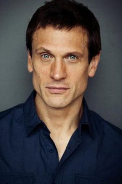 Simon Merrells oyuncu görseli