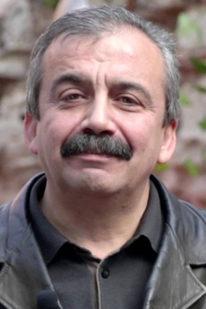 Sırrı Süreyya Önder oyuncu görseli