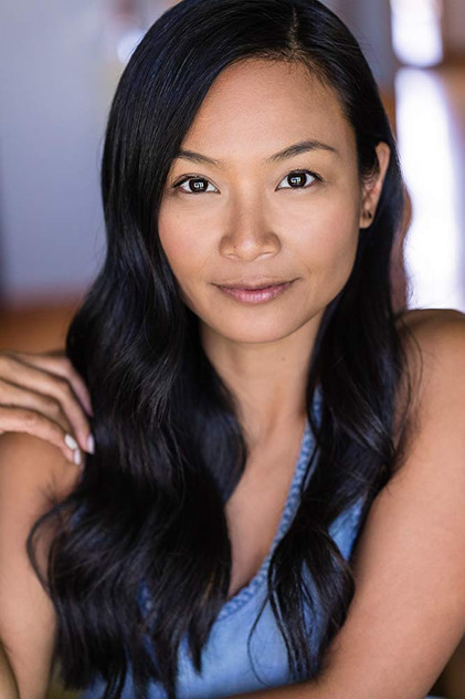 Stephanie Sy oyuncu görseli