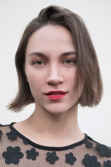 Sydney Lemmon oyuncu görseli