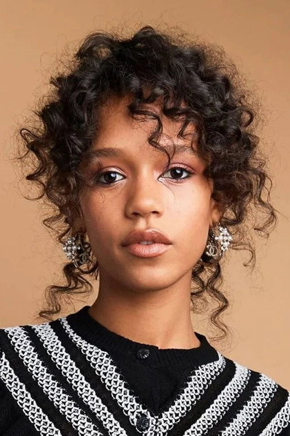 Taylor Russell oyuncu görseli