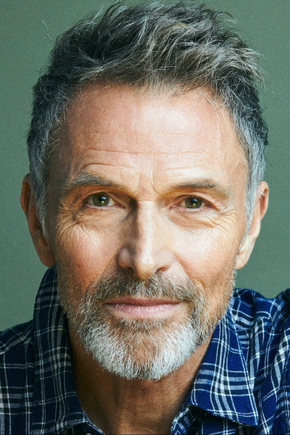 Tim Daly oyuncu görseli