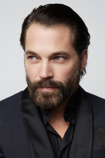 Tim Rozon oyuncu görseli