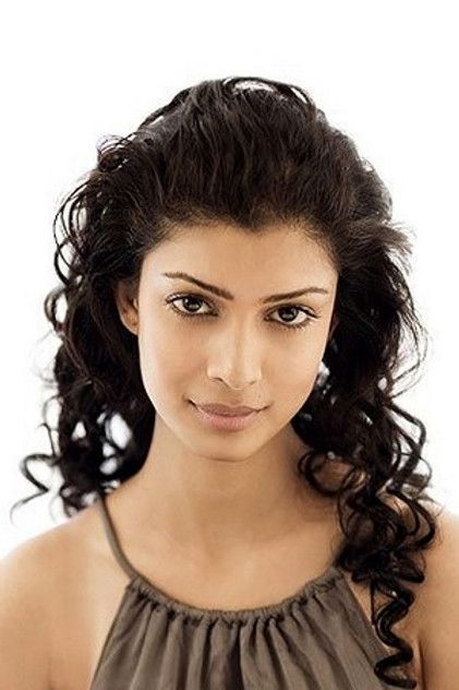 Tina Desai oyuncu görseli
