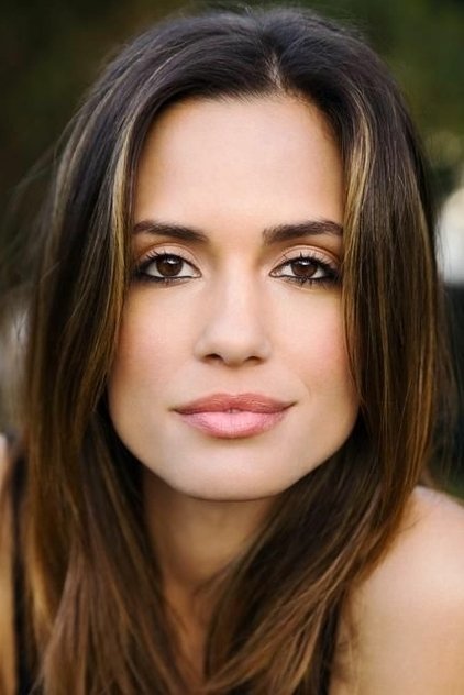 Torrey DeVitto oyuncu görseli