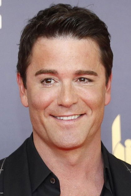 Yannick Bisson oyuncu görseli