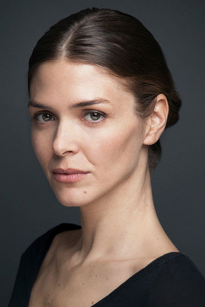 Zeynep Özder oyuncu görseli