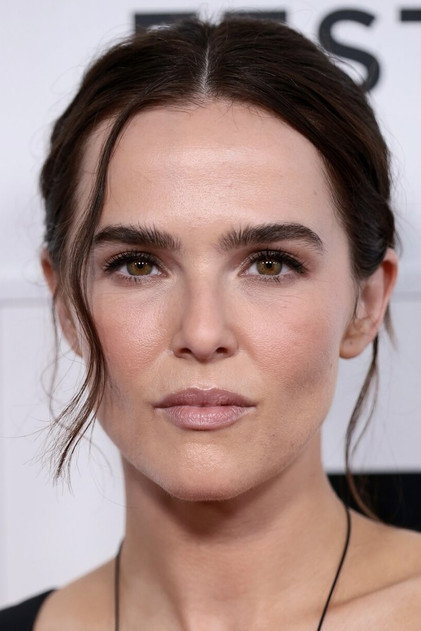 Zoey Deutch oyuncu görseli